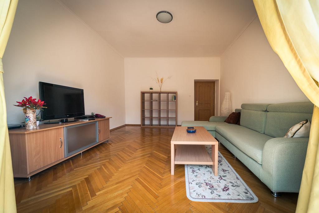 Apartment Kruna Center بودغوريتْسا المظهر الخارجي الصورة